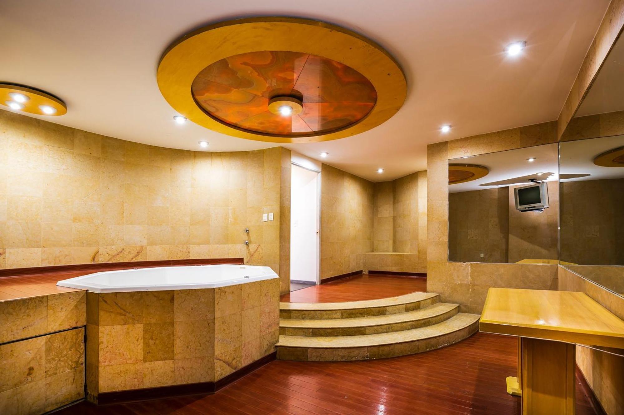 Capital O Hotel Casa Blanca, Morelia Exterior photo